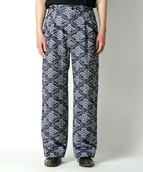 ＜Children of the discordance＞PERSONAL DATA PRINT TROUSERS