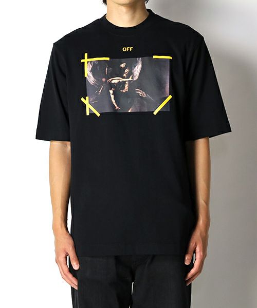 ＜Off-White＞DIAG ARR CARAV MERCY SKAT S/S TEE(OMAE22-RTW0042)