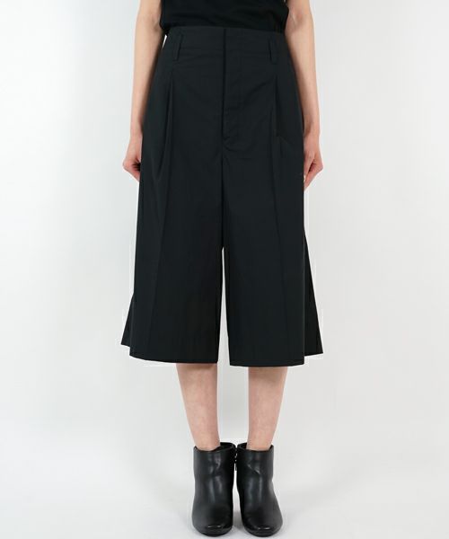 ＜LEMAIRE＞LARGE PLEATED SHORT