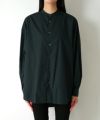 ＜Graphpaper＞Broad L/S Oversized Band Collar Shirt(GL233-50007B)