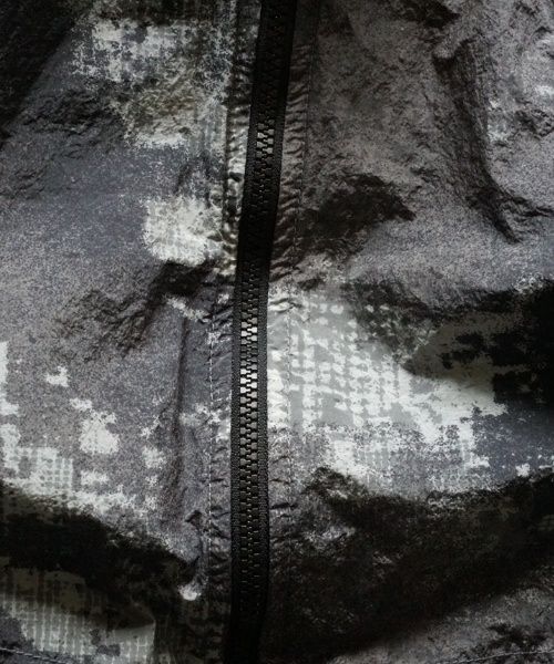 STONE ISLAND＞DISSOLVING GRID CAMO JACKET (8015661E1) 【2024SS