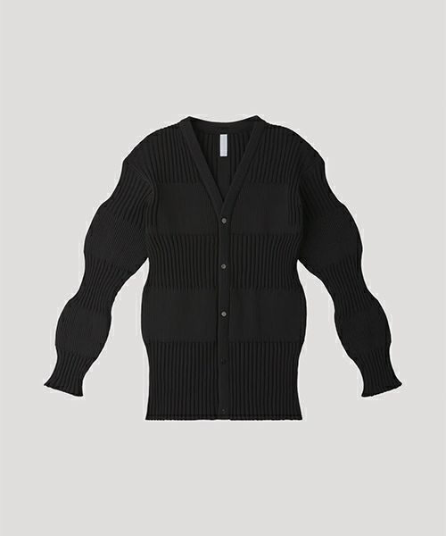 ＜CFCL＞FULUTED CARDIGAN(BLACK)