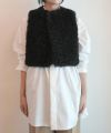 ＜HYKE＞FAUX SHEARLING CROPPED VEST