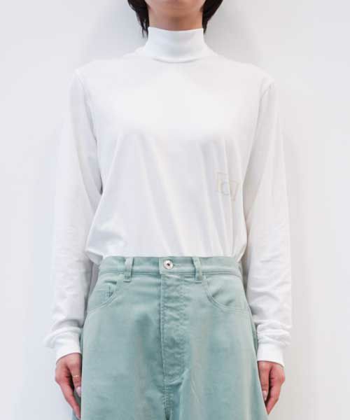 ＜BOWTE＞ORGANIC CREAMY JERSEY LOGO HI NECK TEE