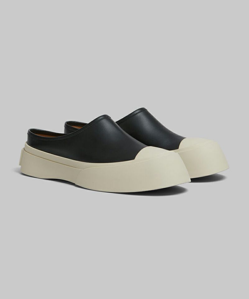 ＜MARNI＞ブラック レザー製 Pablo サボ