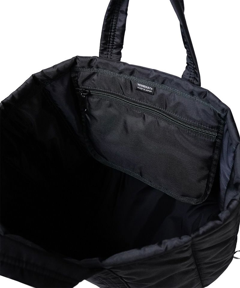 BLACK COMME des GARCONS＞中わた入りナイロン バッグ (1O-K203