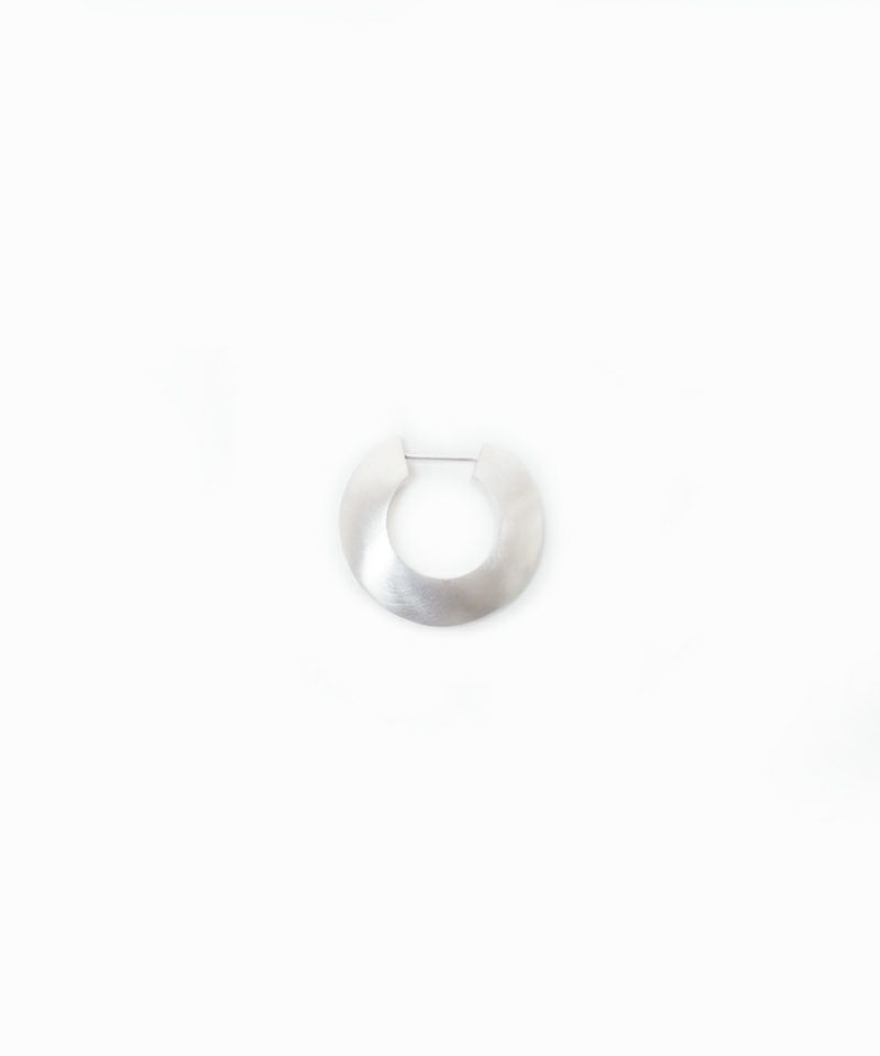 ＜YLÈVE＞TRIANGLE HOOP EARRING S