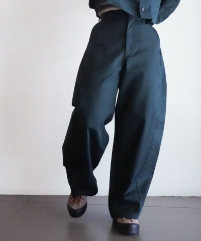HYKE＞T/C BARREL LEG TROUSERS | MAKES ONLINE STORE