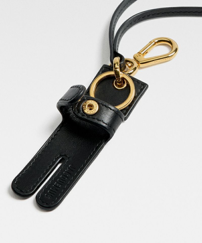 JACQUEMUS(ジャックムス) キーホルダー JACQUEMUS(ジャックムス) キーホルダー - メルカリ