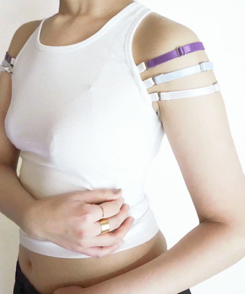 ＜JULIE KEGELS＞JOHN