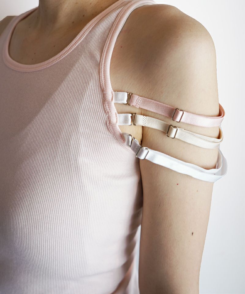 ＜JULIE KEGELS＞JOHN