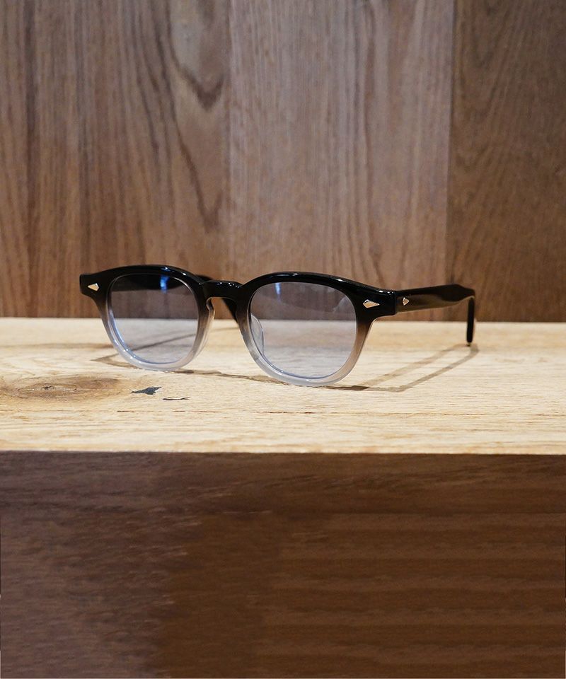 ＜JULIUS TART OPTICAL＞AR46 Black Clear Fade