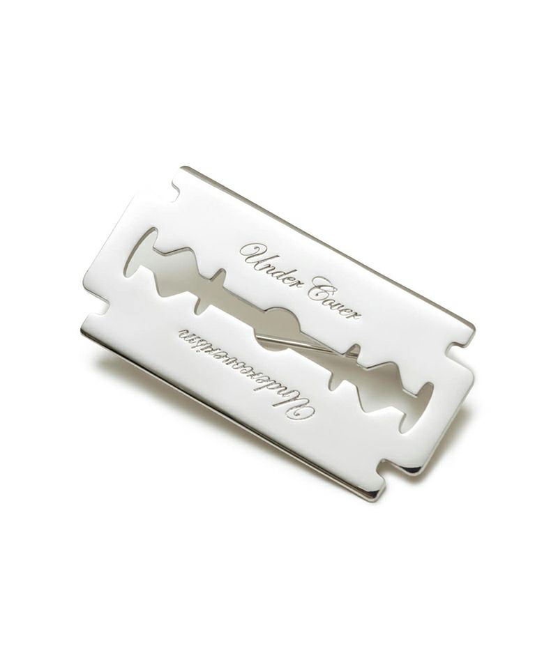 ＜UNDERCOVER＞ブローチ(UP2E4X02)