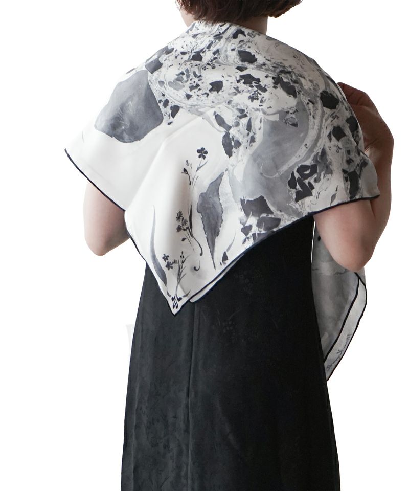 ＜Mame Kurogouchi＞Hand Printed Silk Scarf