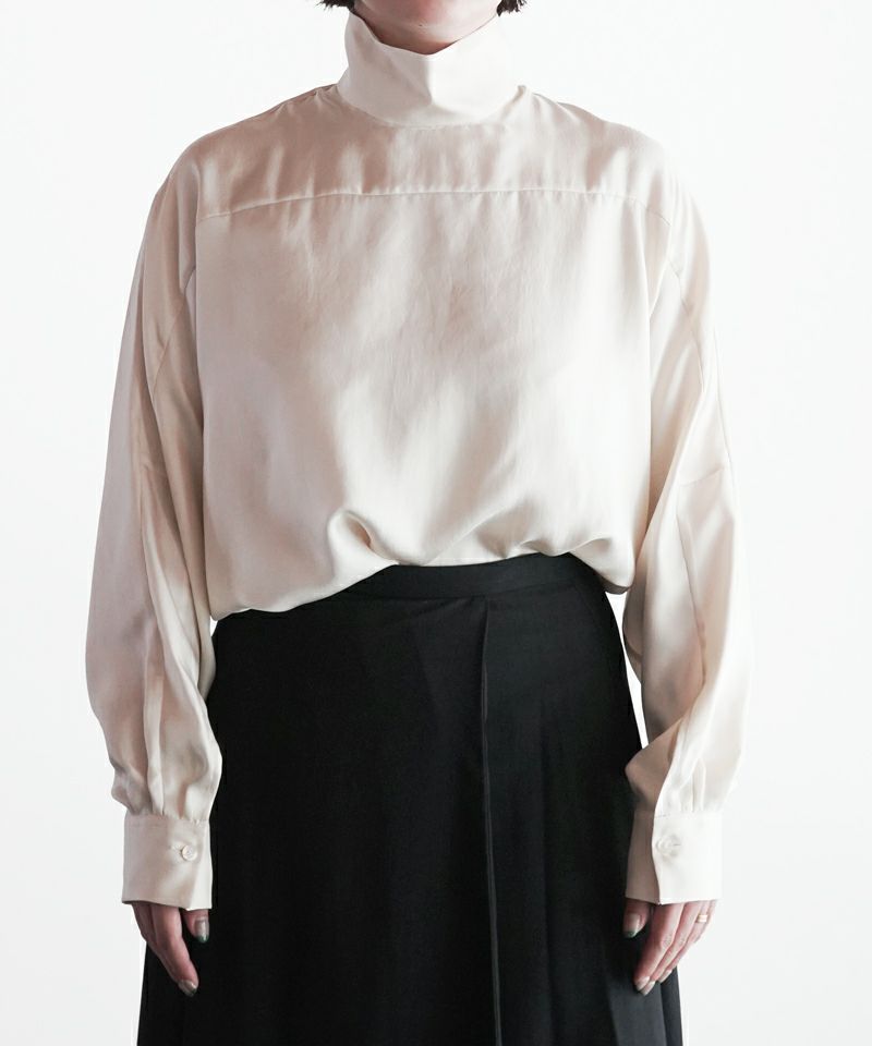  ＜CINOH＞SATIN HIGH NECK BLOUSE