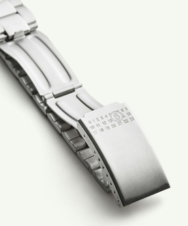 MM⑥ Maison Margiela＞「ニューメリック」プレート